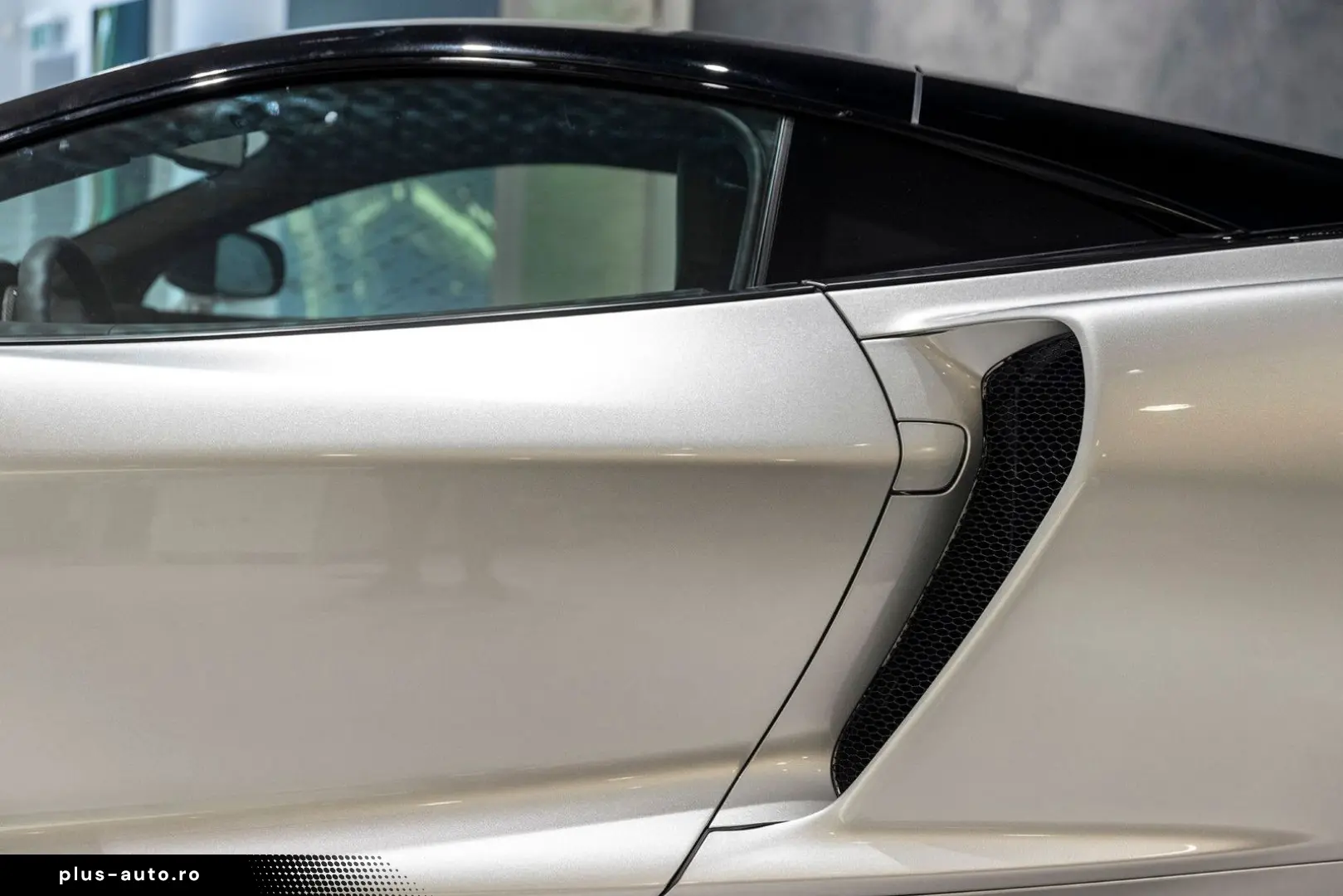 MCLAREN GT
