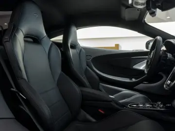 MCLAREN GT