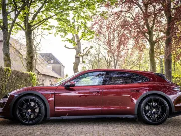 PORSCHE Taycan Cross Turismo 4 93 kWh Panorama 18-Wegs S