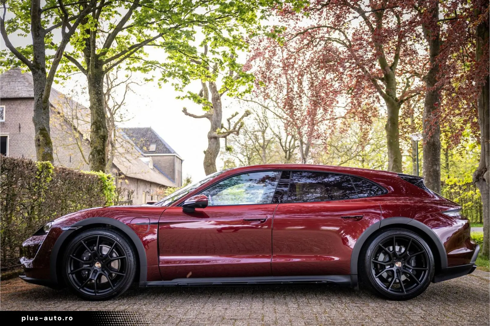 PORSCHE Taycan Cross Turismo 4 93 kWh Panorama 18-Wegs S