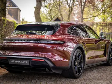 PORSCHE Taycan Cross Turismo 4 93 kWh Panorama 18-Wegs S