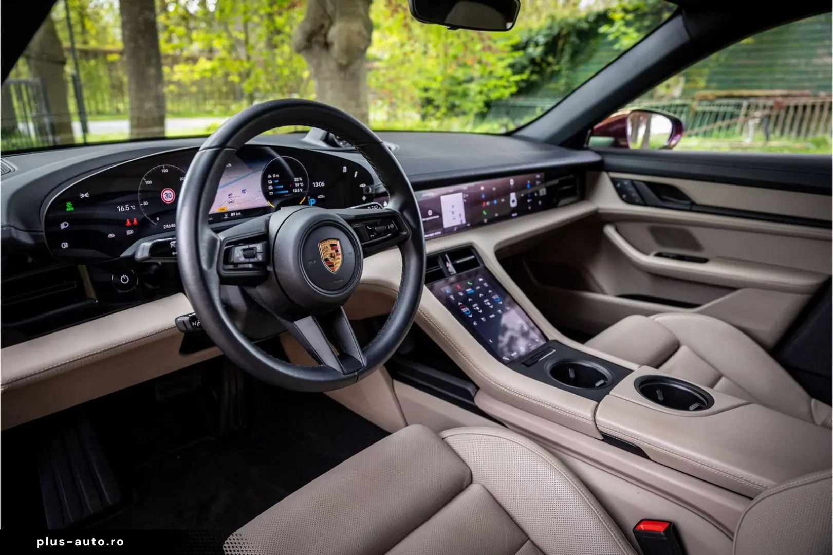 PORSCHE Taycan Cross Turismo 4 93 kWh Panorama 18-Wegs S