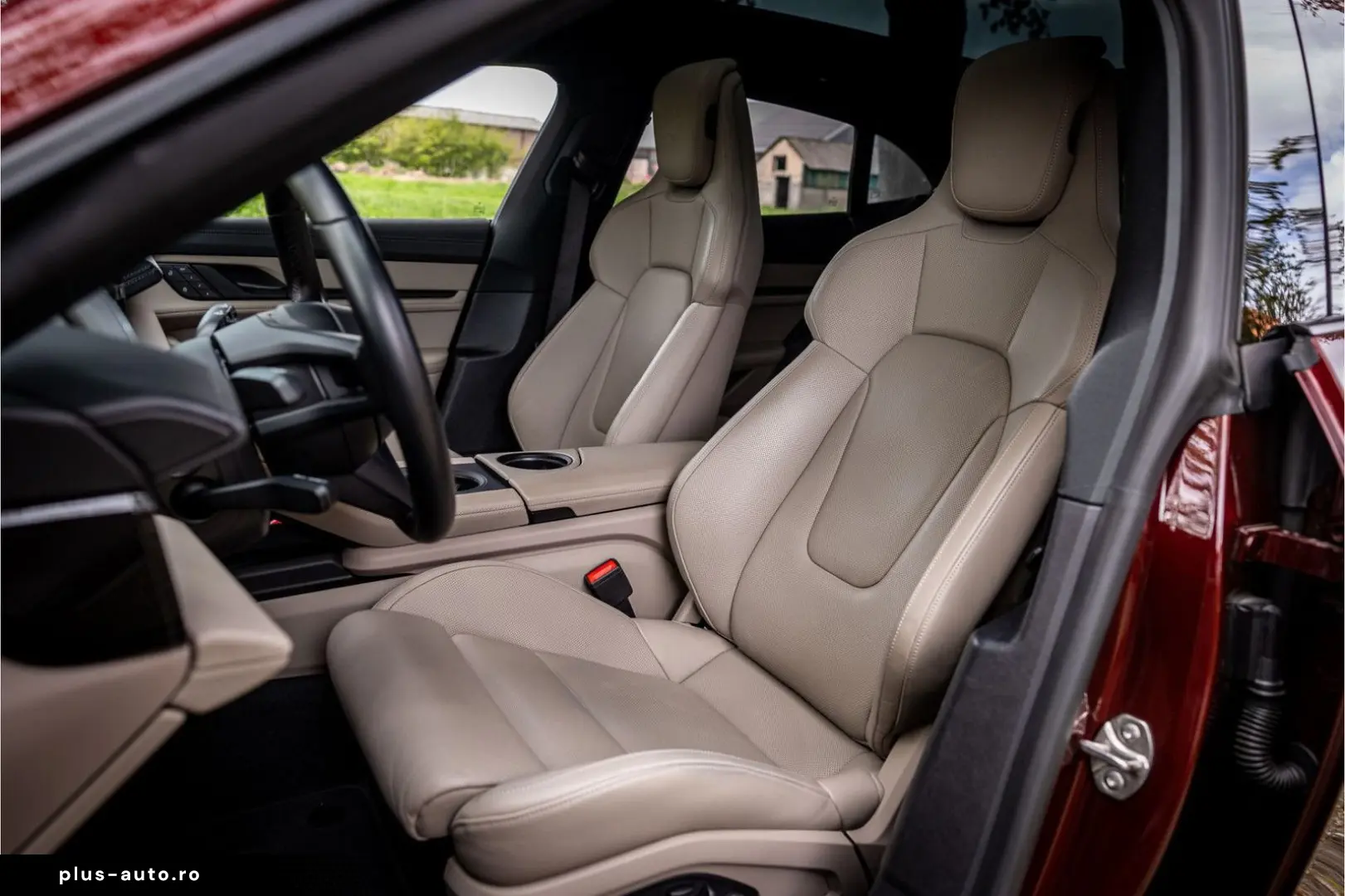 PORSCHE Taycan Cross Turismo 4 93 kWh Panorama 18-Wegs S