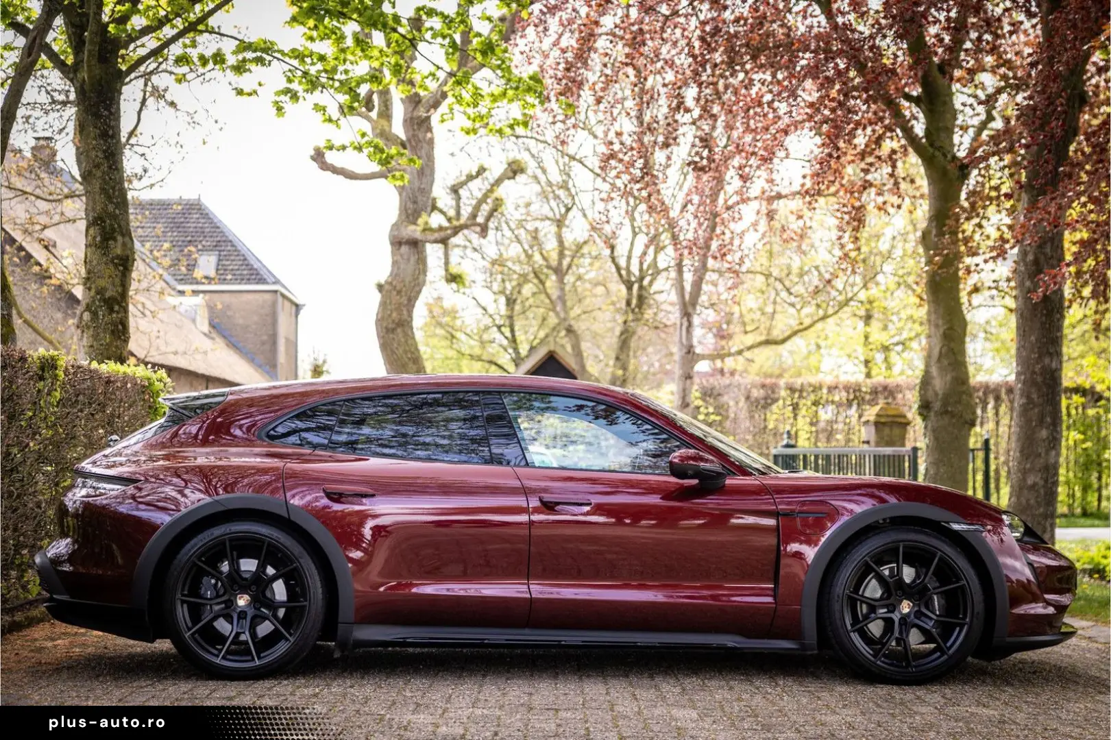 PORSCHE Taycan Cross Turismo 4 93 kWh Panorama 18-Wegs S