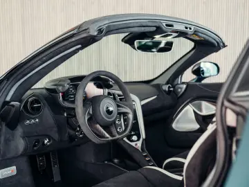 MCLAREN 750S Spider  MwSt.  Elite Paint Serpentine