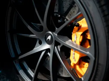 MCLAREN 750S Spider   Tokyo Cyan   Carbon Int.   B&W