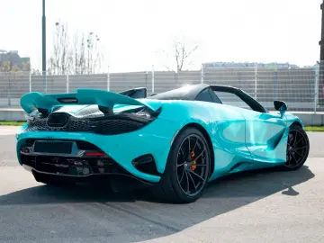 MCLAREN 750S Spider   Tokyo Cyan   Carbon Int.   B&W