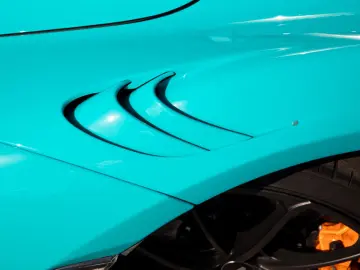 MCLAREN 750S Spider   Tokyo Cyan   Carbon Int.   B&W