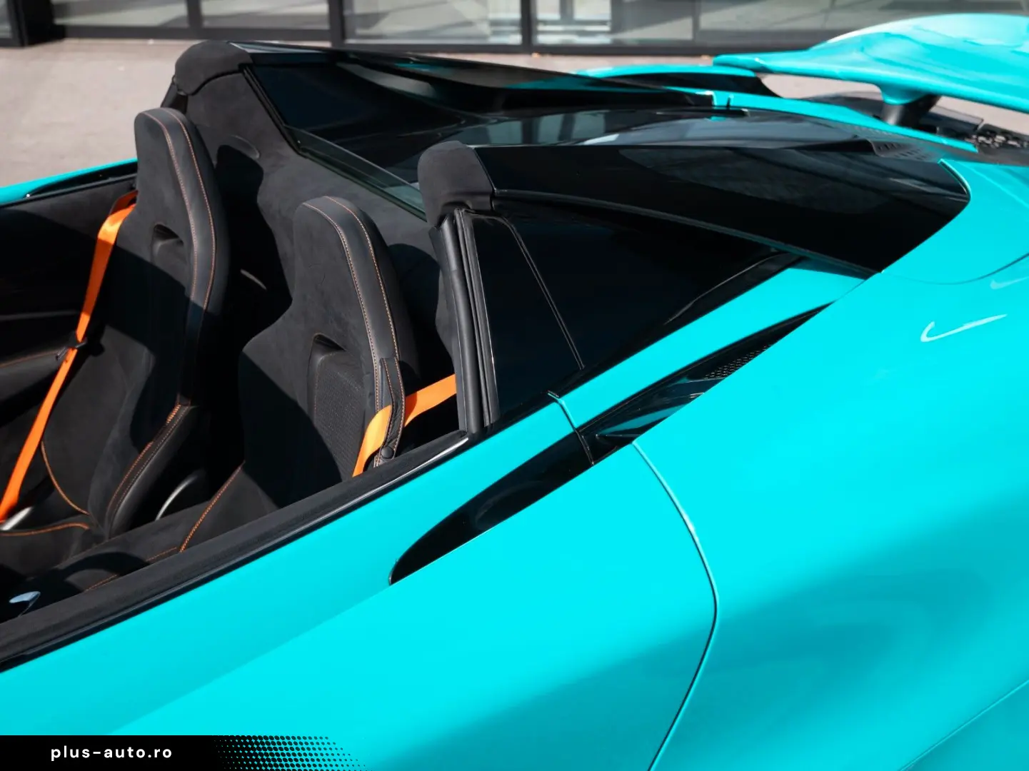 MCLAREN 750S Spider   Tokyo Cyan   Carbon Int.   B&W