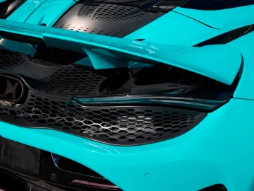MCLAREN 750S Spider   Tokyo Cyan   Carbon Int.   B&W