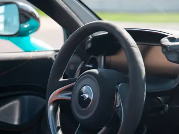 MCLAREN 750S Spider   Tokyo Cyan   Carbon Int.   B&W