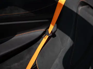 MCLAREN 750S Spider   Tokyo Cyan   Carbon Int.   B&W
