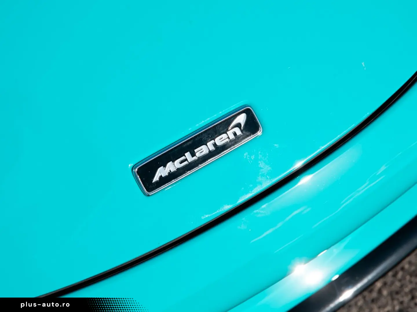 MCLAREN 750S Spider   Tokyo Cyan   Carbon Int.   B&W