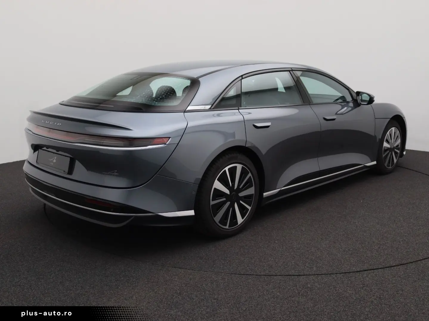 LUCID Air Pure AWD