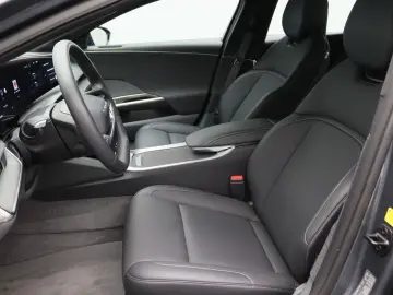 LUCID Air Pure AWD