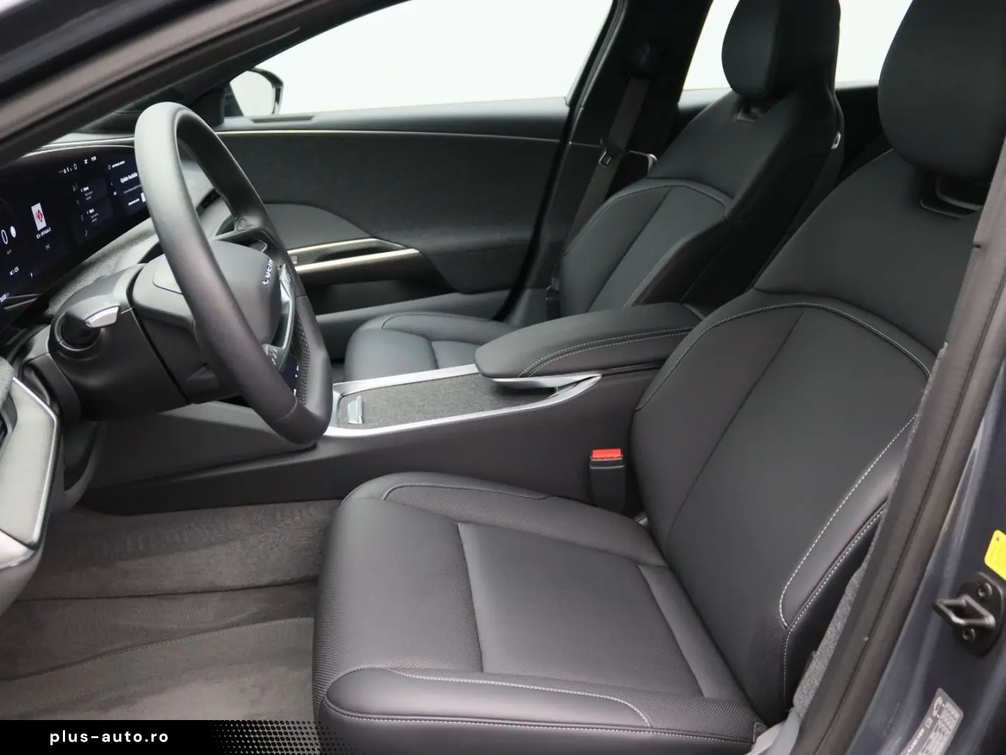 LUCID Air Pure AWD