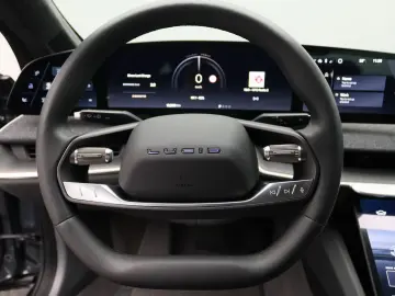 LUCID Air Pure AWD