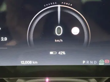 LUCID Air Pure AWD