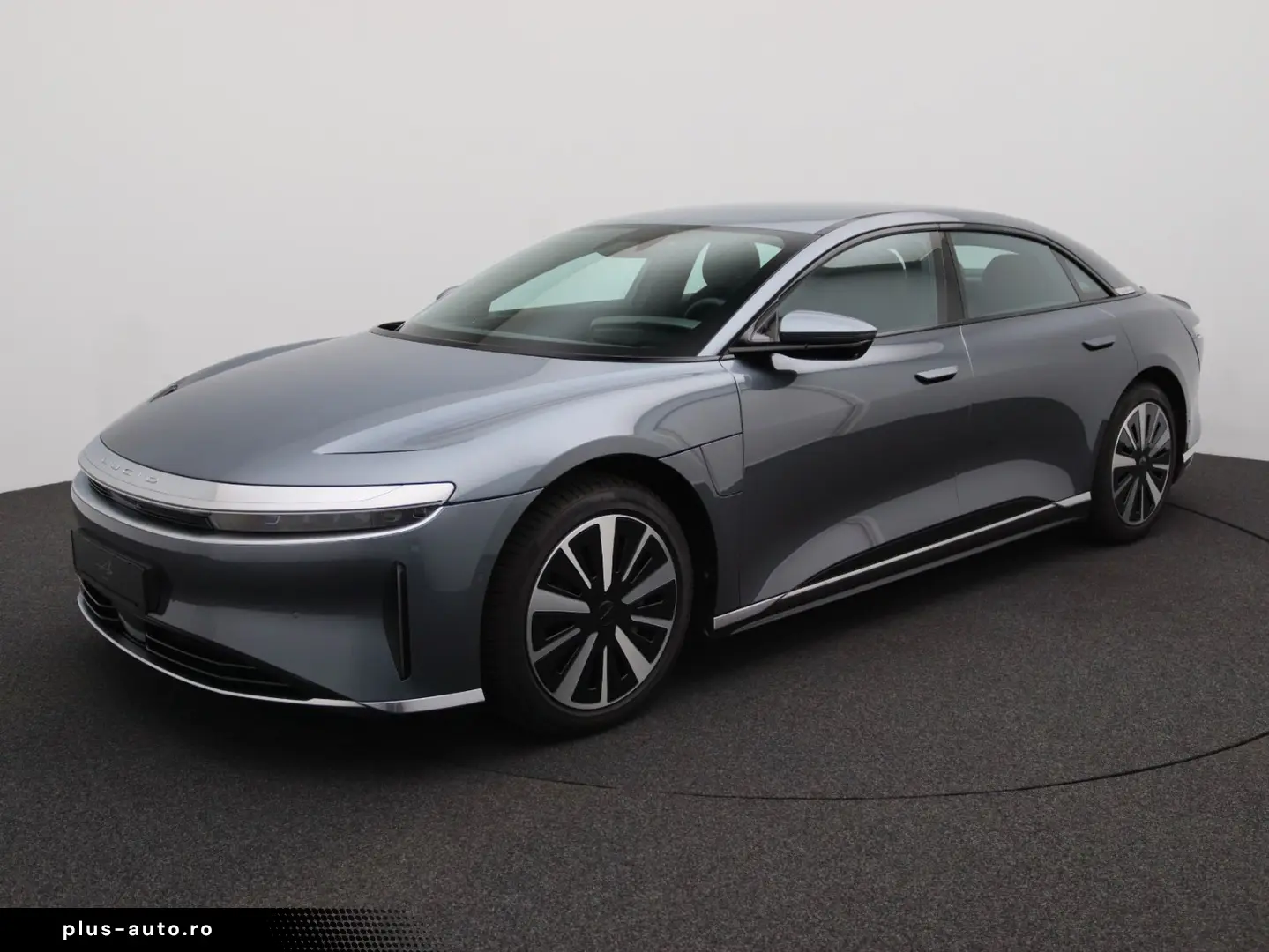 LUCID Air Pure AWD