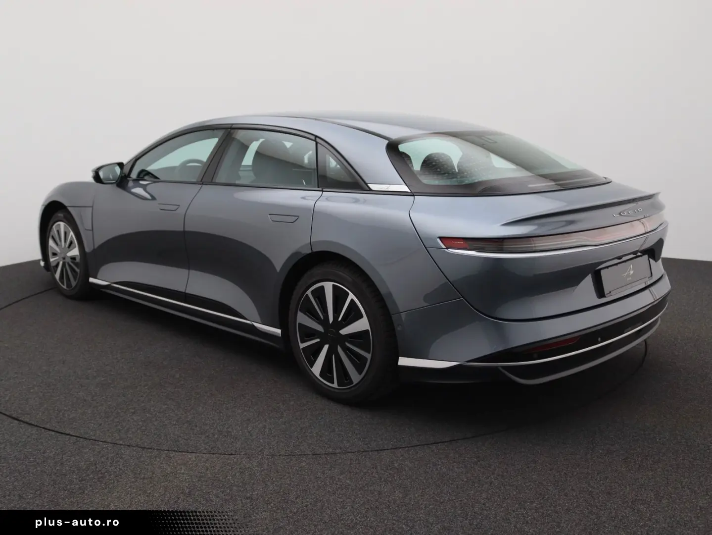 LUCID Air Pure AWD
