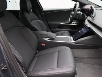 LUCID Air Pure AWD