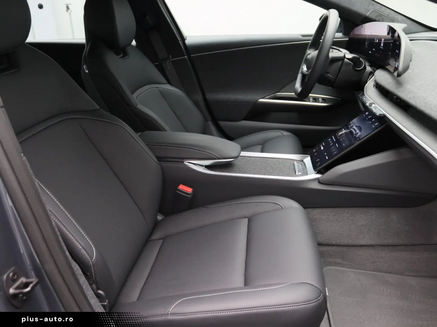 LUCID Air Pure AWD
