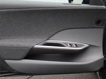 LUCID Air Pure AWD