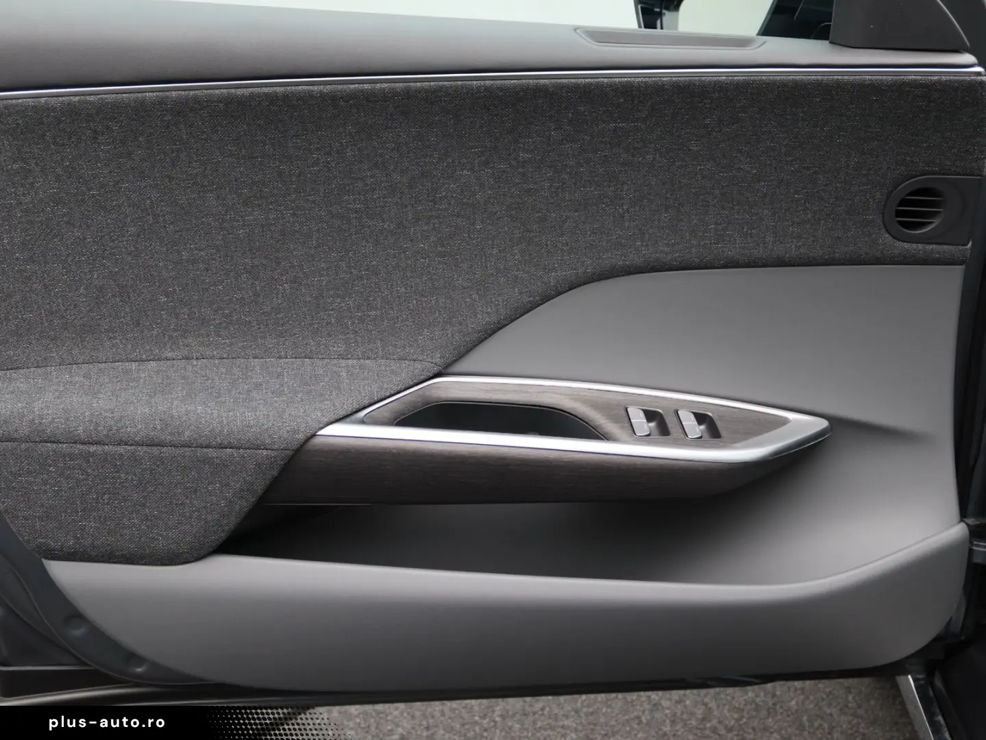 LUCID Air Pure AWD