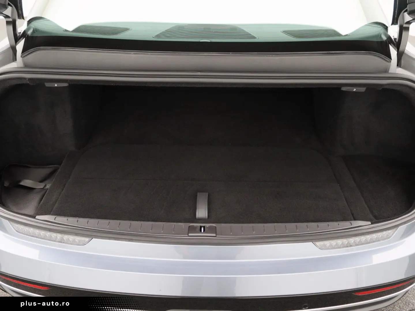LUCID Air Pure AWD