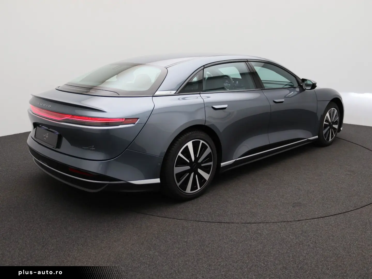 LUCID Air Pure AWD