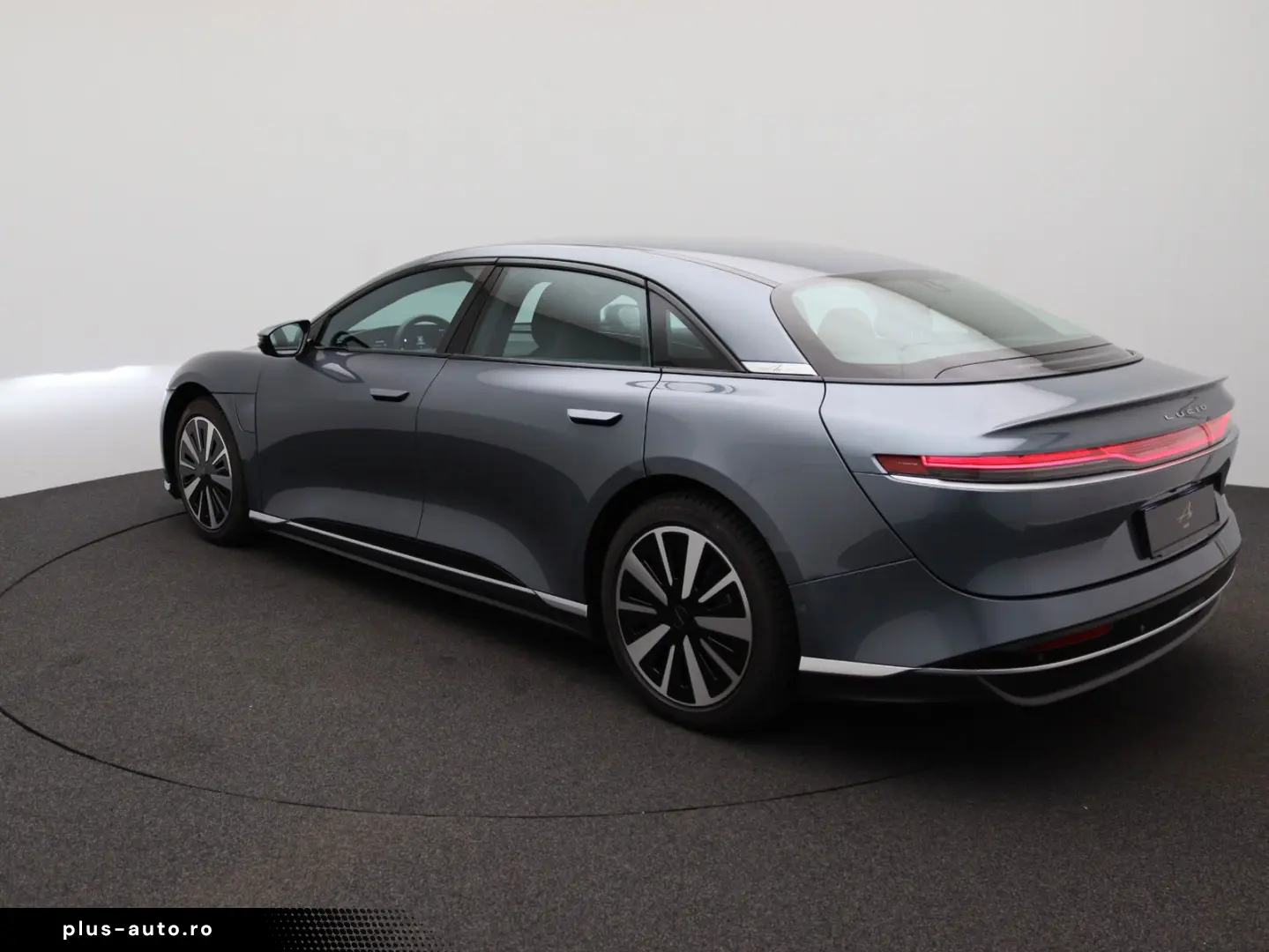 LUCID Air Pure AWD