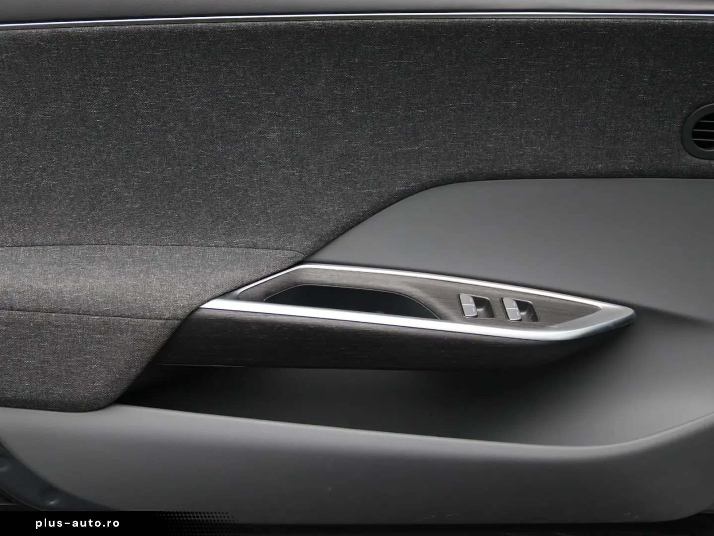 LUCID Air Pure AWD