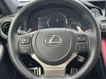 LEXUS RC F Advantage  V8 Saugmotor 464PS Mark Levinson
