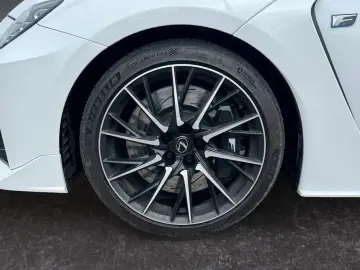 LEXUS RC F Advantage  V8 Saugmotor 464PS Mark Levinson