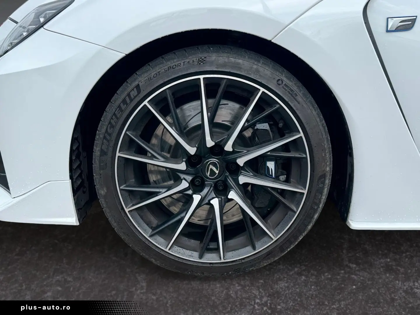 LEXUS RC F Advantage  V8 Saugmotor 464PS Mark Levinson