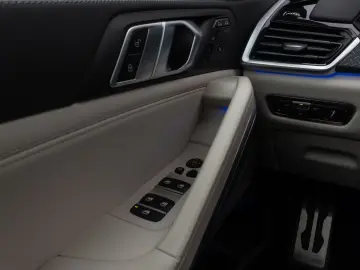 BMW X6 M50i Individual Panorama