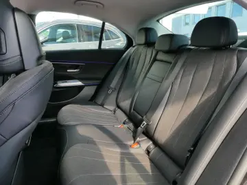 MERCEDES-BENZ E 200 Avantgarde