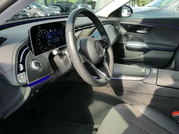 MERCEDES-BENZ E 200 Avantgarde
