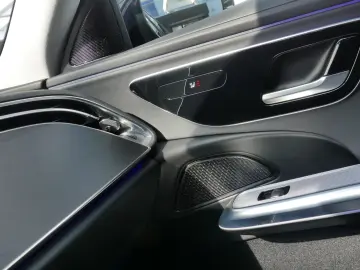 MERCEDES-BENZ E 200 Avantgarde
