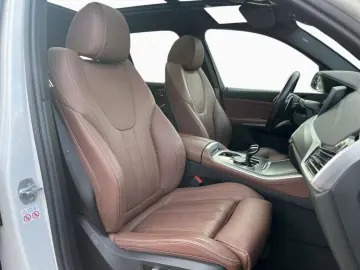 BMW X5 xDr30d MSpo SoftClose DisplayKey DAProf HUD Panoramic