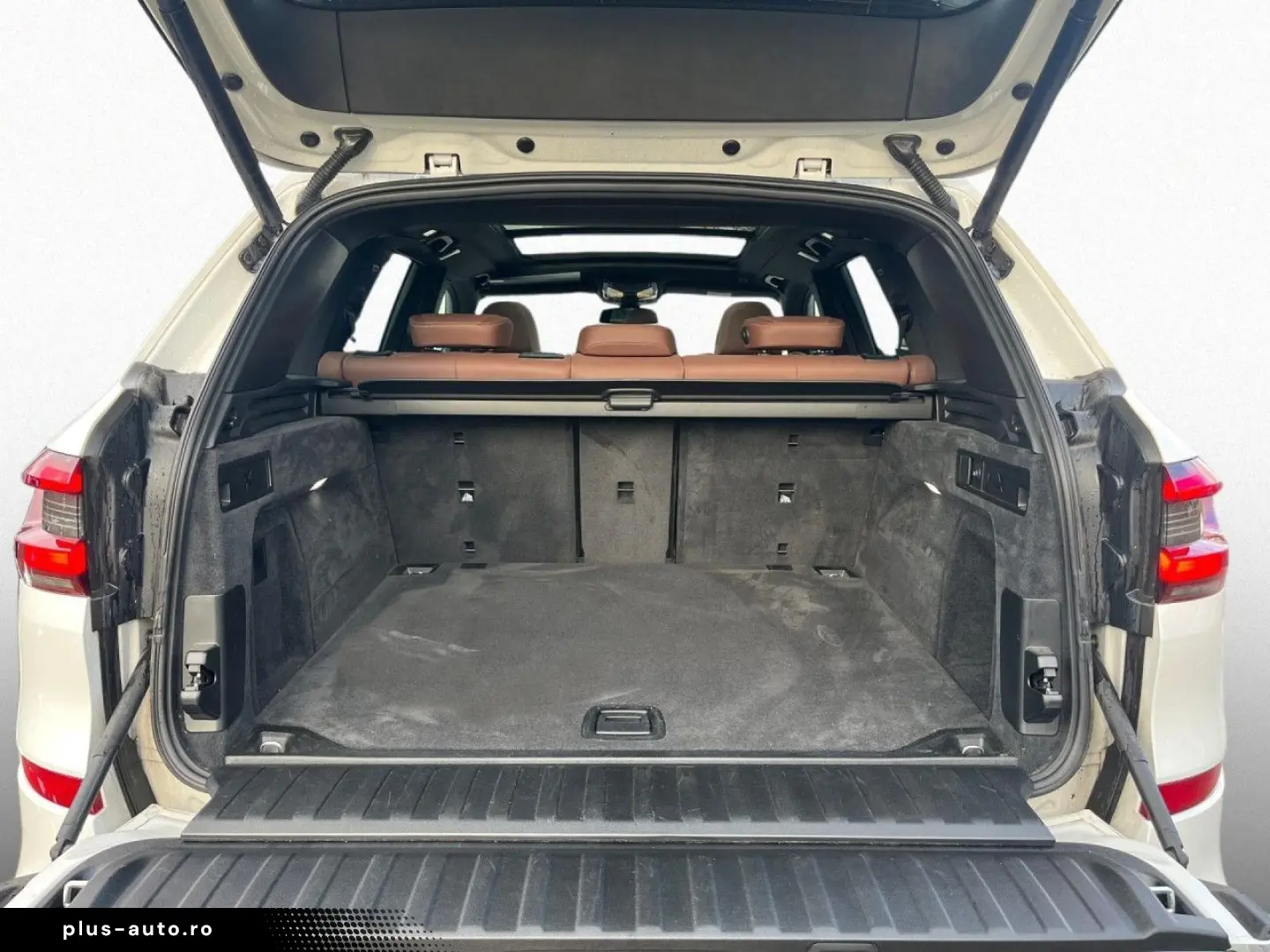 BMW X5 xDr30d MSpo SoftClose DisplayKey DAProf HUD Panoramic