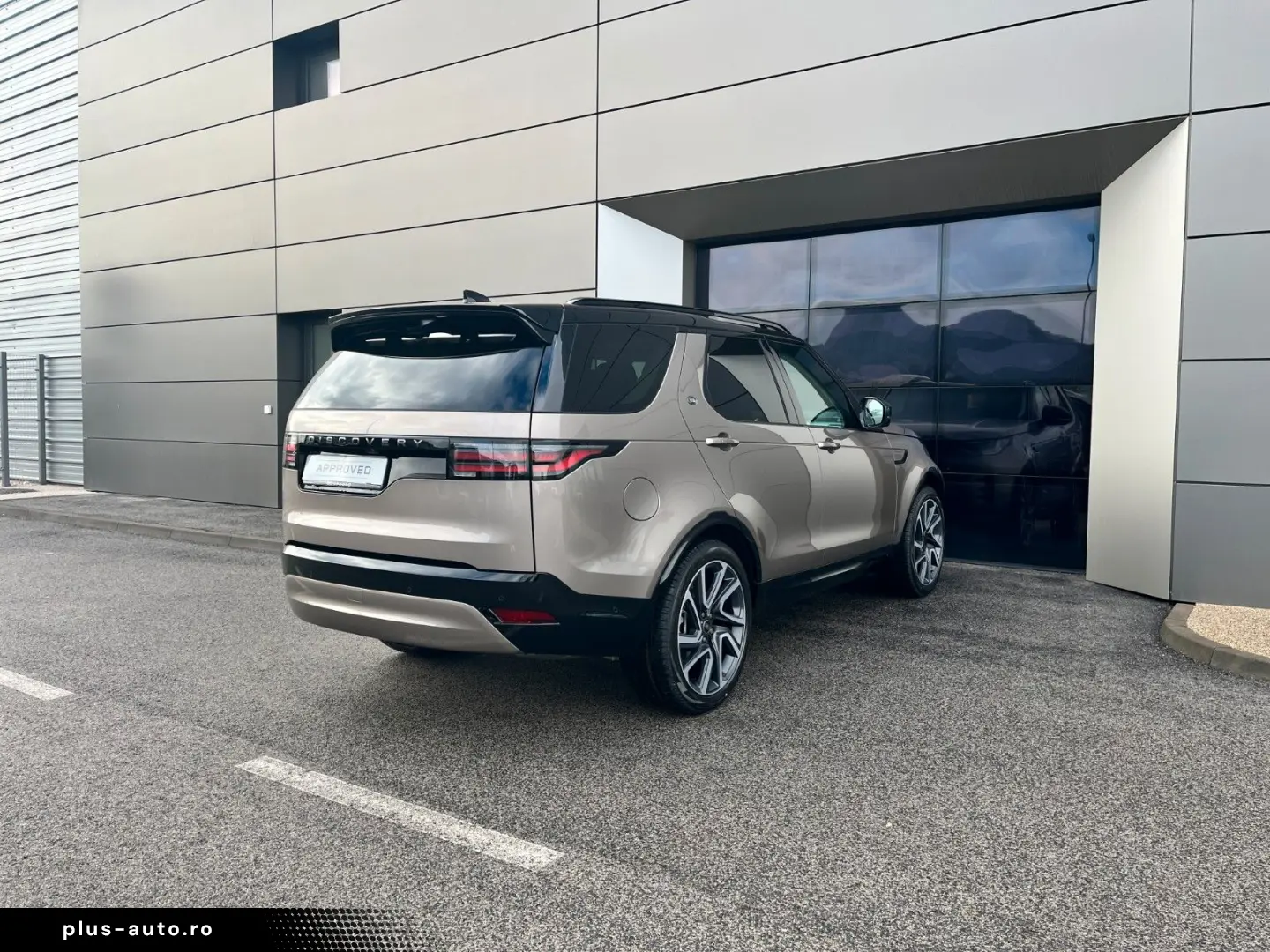 LAND ROVER Discovery 5 Dynamic SE D250 AWD