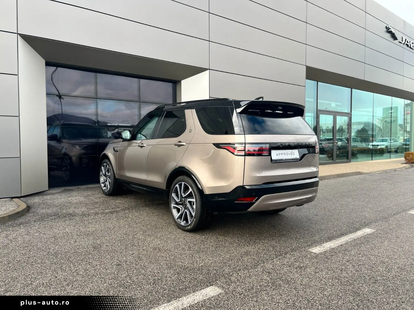 LAND ROVER Discovery 5 Dynamic SE D250 AWD