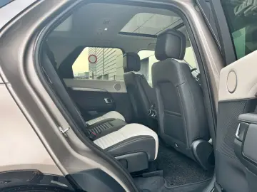 LAND ROVER Discovery 5 Dynamic SE D250 AWD