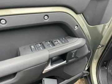 LAND ROVER Defender 110 X-Dynamic SE HeadUp eAHK 20