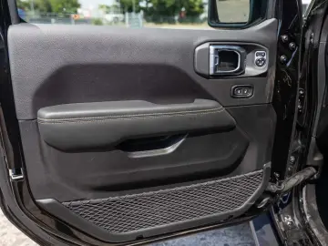 JEEP Wrangler Sahara 2.0l T-GDI Ultd. Sky-One