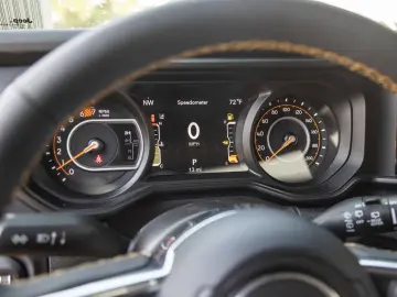 JEEP Wrangler Sahara 2.0l T-GDI Ultd. Sky-One