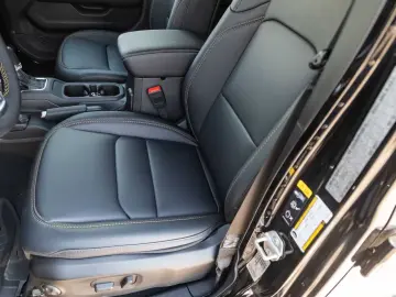 JEEP Wrangler Sahara 2.0l T-GDI Ultd. Sky-One
