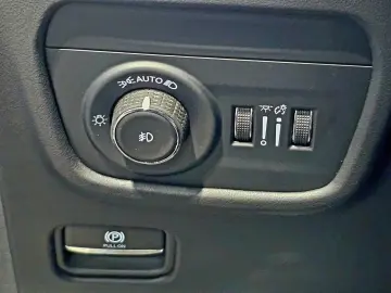 JEEP Grand Cherokee 5.7 V8 L Summit Reserve TV 6Sitze