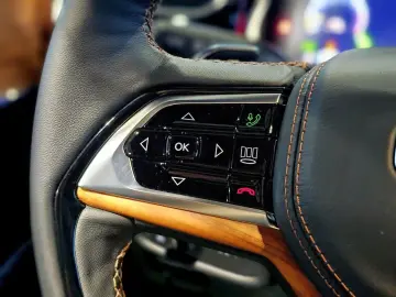 JEEP Grand Cherokee 5.7 V8 L Summit Reserve TV 6Sitze